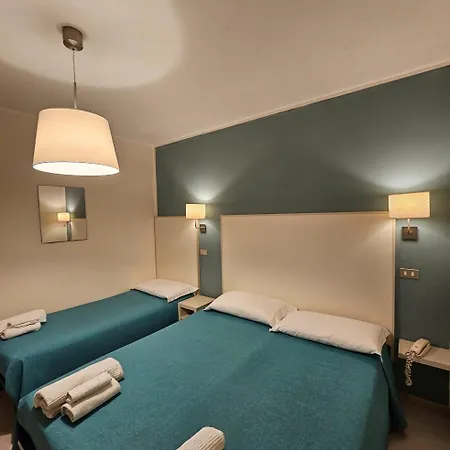 Hotel Chris 3*